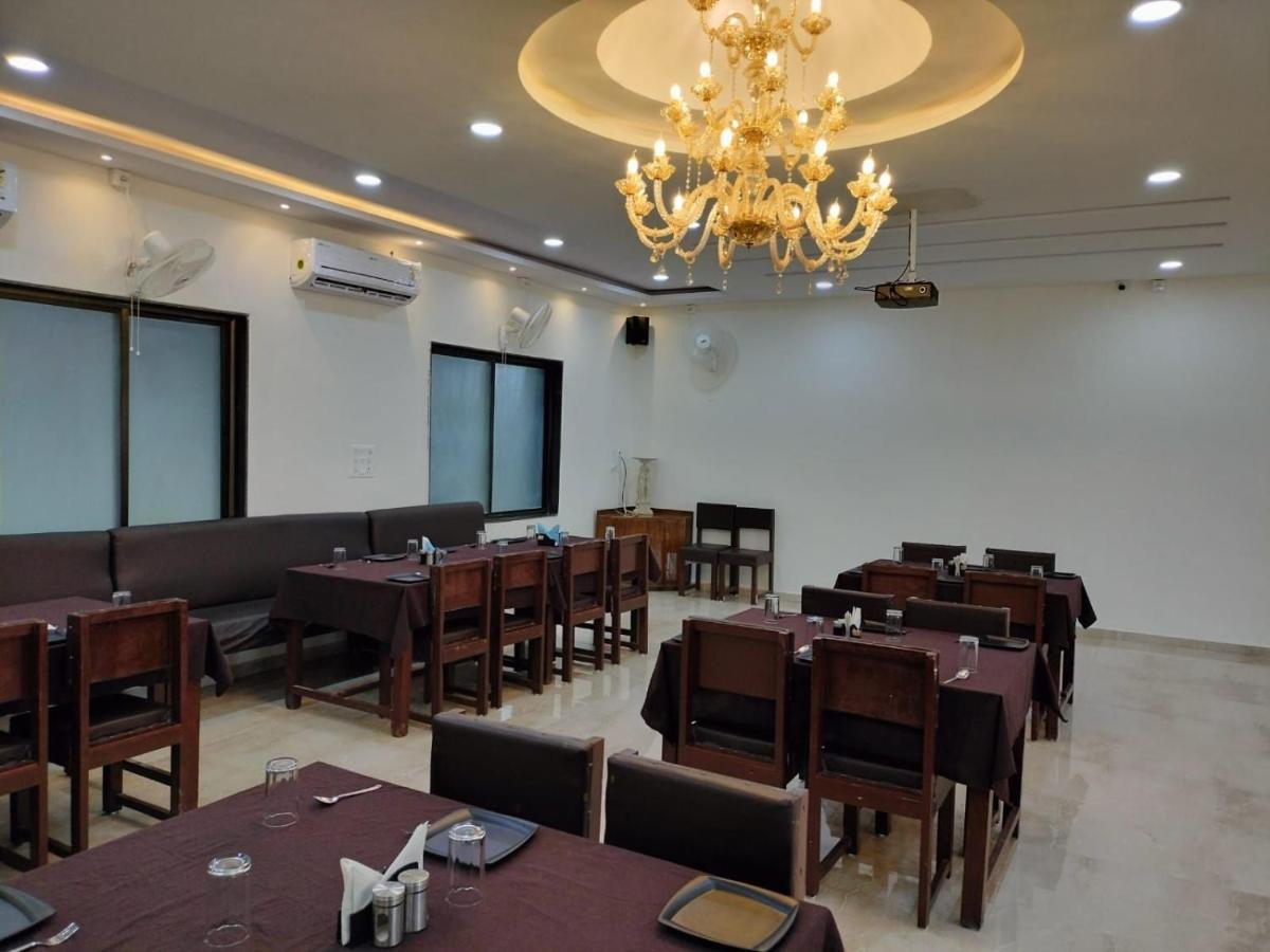 Hotel Satkar International Chhindwāra Exterior foto