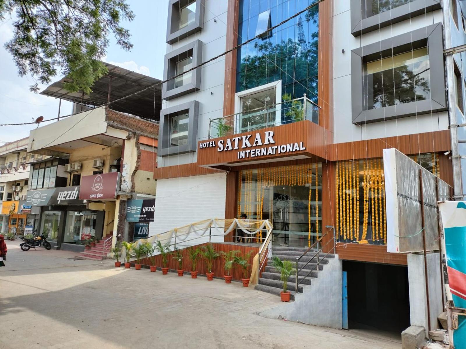Hotel Satkar International Chhindwāra Exterior foto