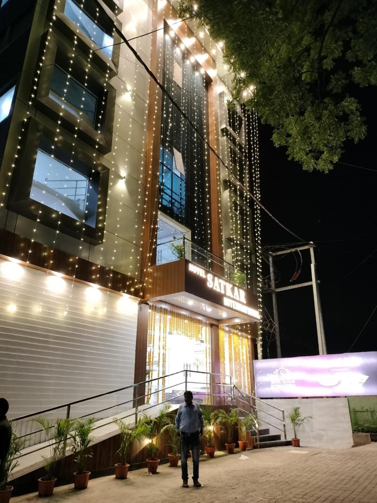 Hotel Satkar International Chhindwāra Exterior foto