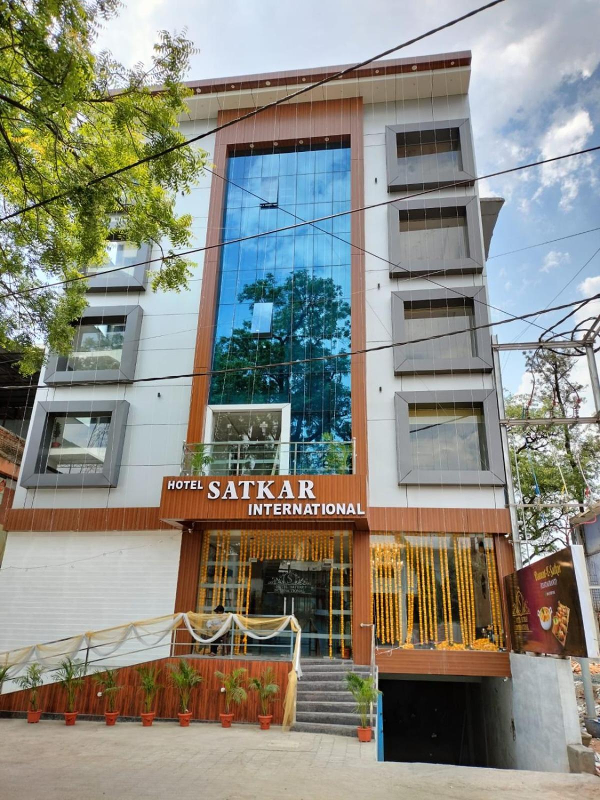 Hotel Satkar International Chhindwāra Exterior foto